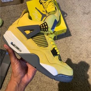 Jordan 4 Retro Lighting